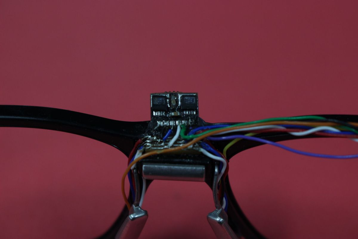 Sensor module on the bridge of a glasses prototype